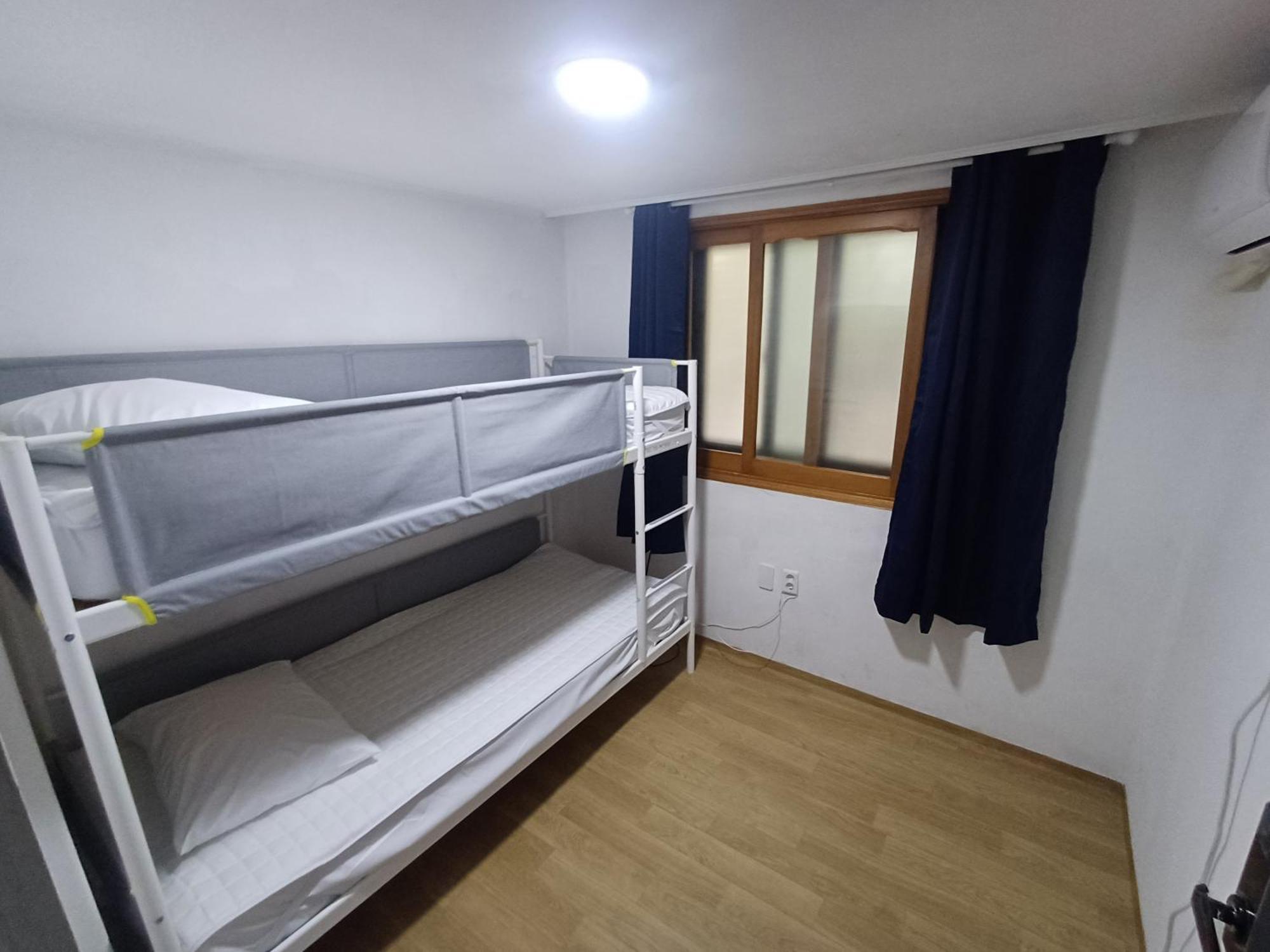 Ocean'S Guesthouse - Foreigners Only Seoul Bagian luar foto